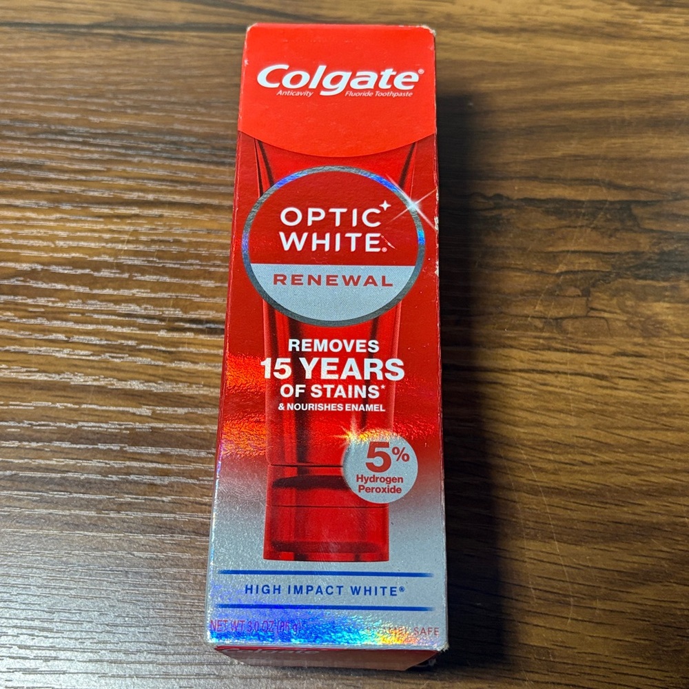 Colgate Optic White & Pro Series Toothpaste and Toothbrush Set - Picture 8 of 15